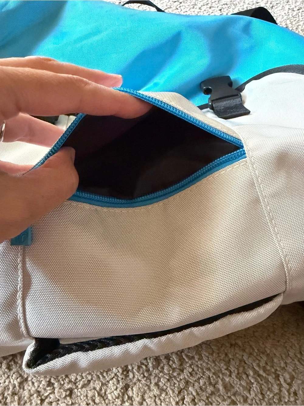 Nu skin stylish messenger